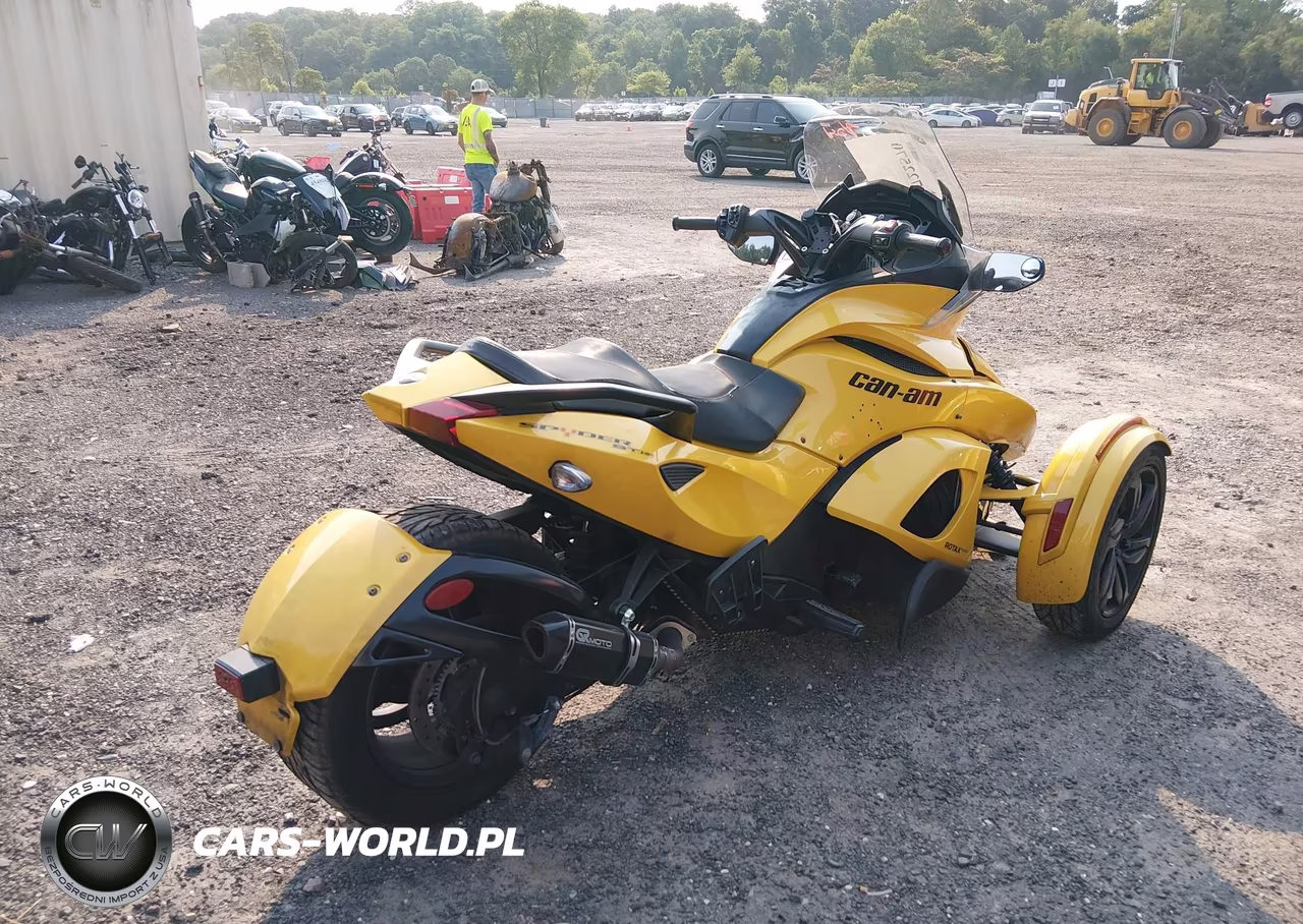 2013 Can-Am Spyder Roadster St-Sts-St Limited VIN:2BXNCAC18DV000239 - 4