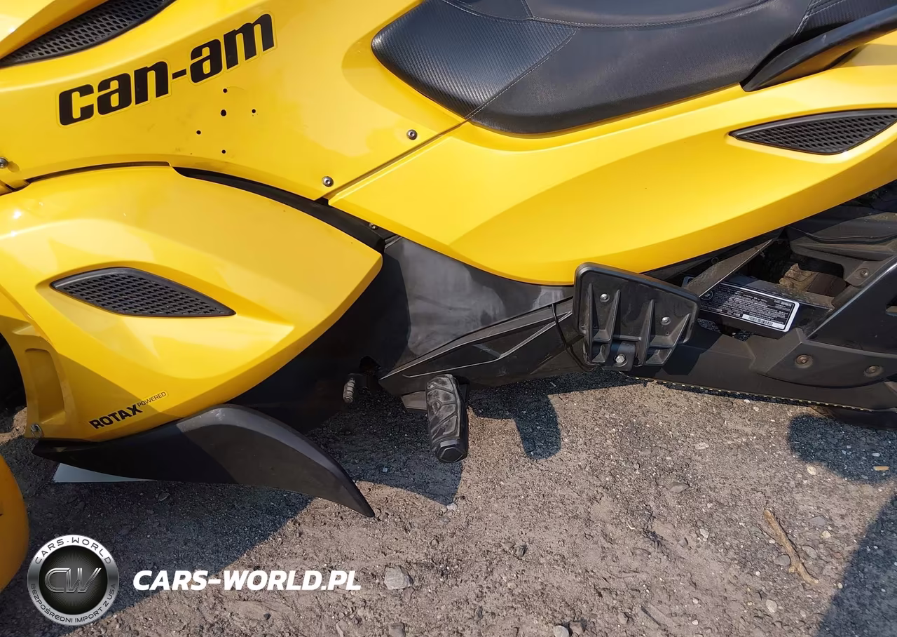 2013 Can-Am Spyder Roadster St-Sts-St Limited VIN:2BXNCAC18DV000239 - 9