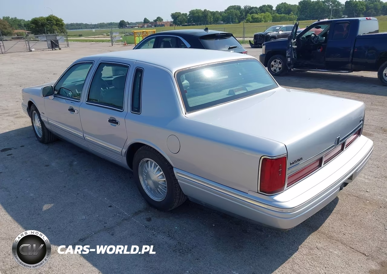 1995 Lincoln Town Car Cartier VIN:1LNLM83WXSY721183 - 3