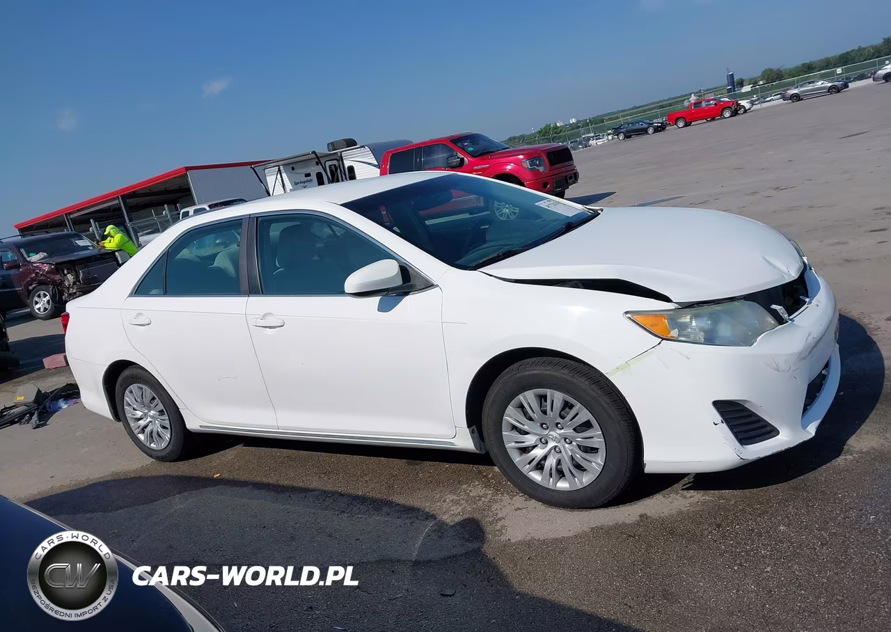 2012 Toyota Camry Le VIN:4T4BF1FK2CR226643 - 14