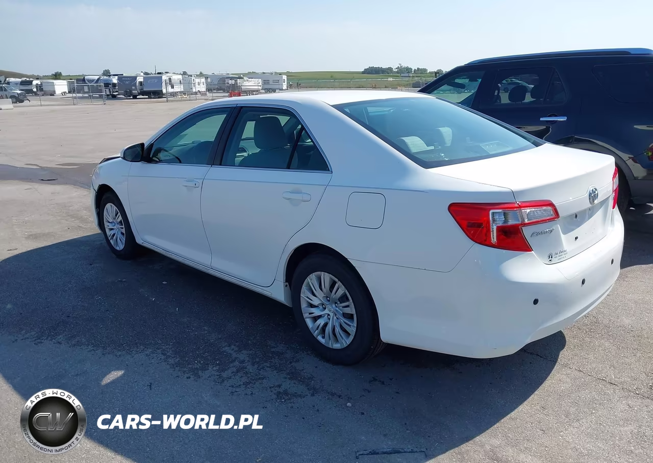 2012 Toyota Camry Le VIN:4T4BF1FK2CR226643 - 3