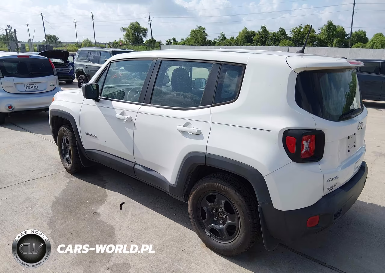 2018 Jeep Renegade Sport 4X4 VIN:ZACCJBAB4JPJ57237 - 3