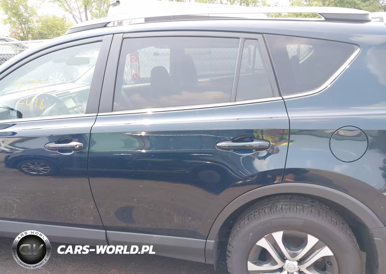 2018 Toyota Rav4 Le VIN:2T3BFREV7JW725477 - 14