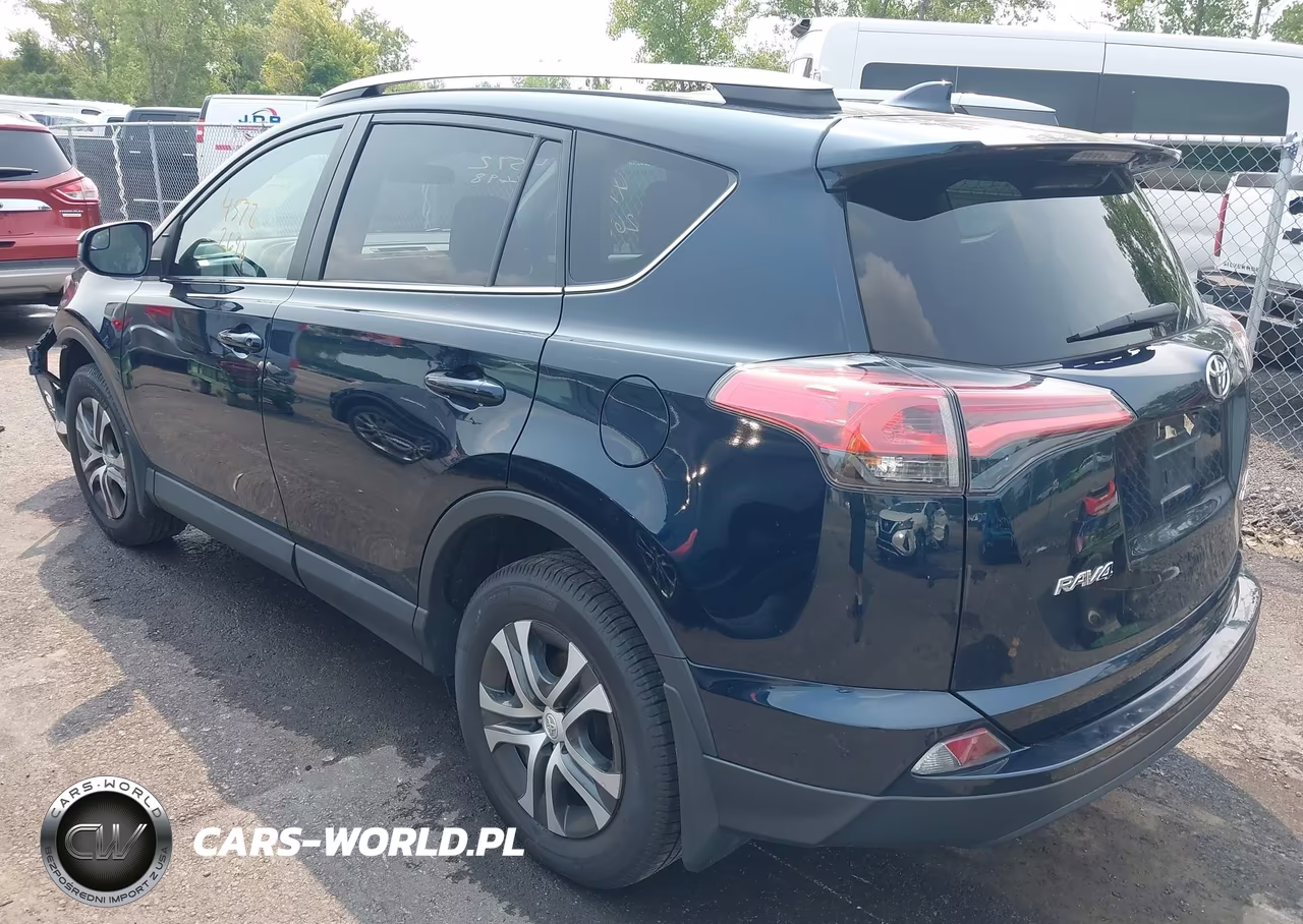 2018 Toyota Rav4 Le VIN:2T3BFREV7JW725477 - 3