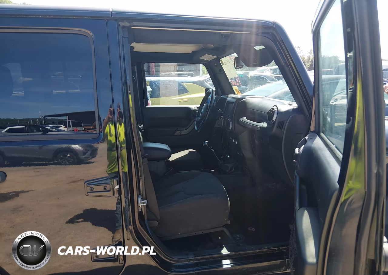 2017 Jeep Wrangler Unlimited Sport VIN:1C4BJWDG5HL644815 - 5