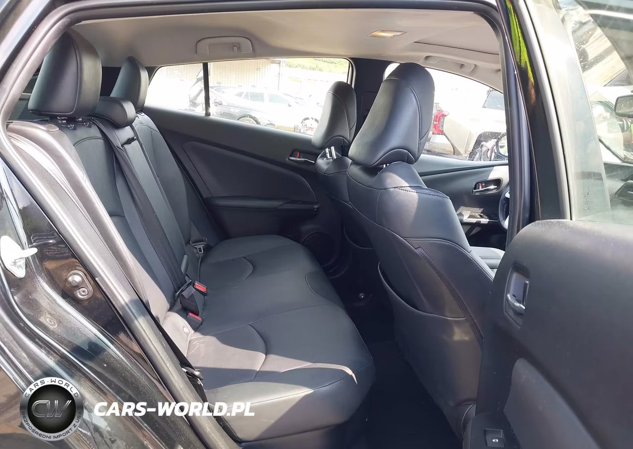2017 Toyota Prius Four VIN:JTDKARFU4H3051905 - 8