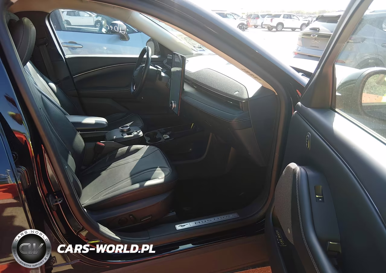 2023 Ford Mustang Mach-E Premium VIN:3FMTK3SU4PMA83444 - 5