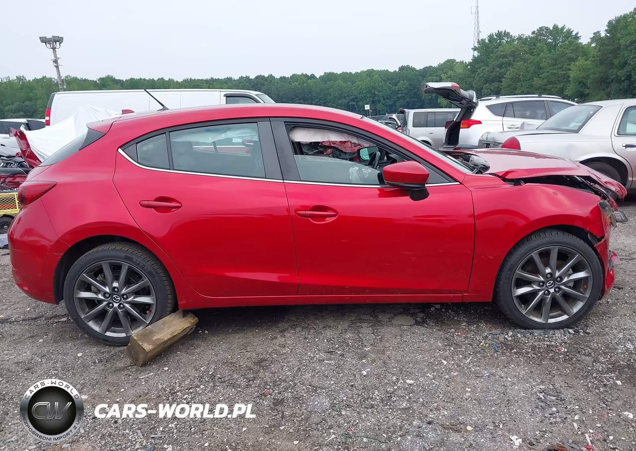 2018 Mazda Mazda3 Touring VIN:3MZBN1L34JM258975 - 13