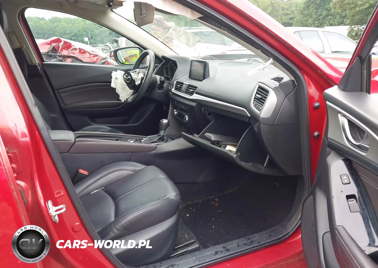 2018 Mazda Mazda3 Touring VIN:3MZBN1L34JM258975 - 5