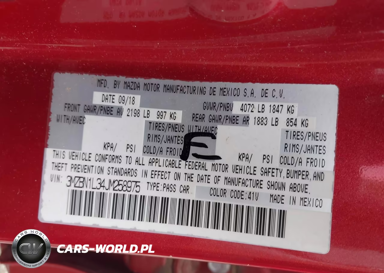2018 Mazda Mazda3 Touring VIN:3MZBN1L34JM258975 - 9