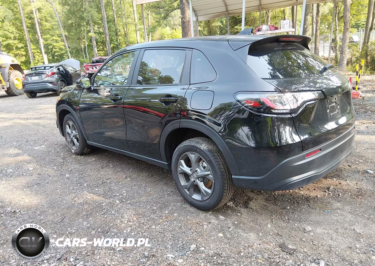 2026 Honda Hr-V Awd Lx VIN:3CZRZ2H39TM772628 - 3