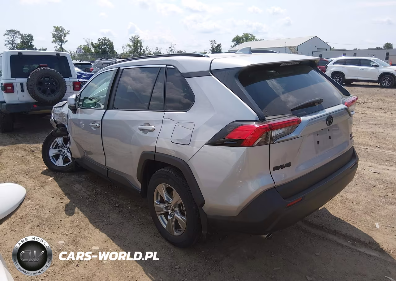 2024 Toyota Rav4 Xle VIN:2T3P1RFV2RW445108 - 3