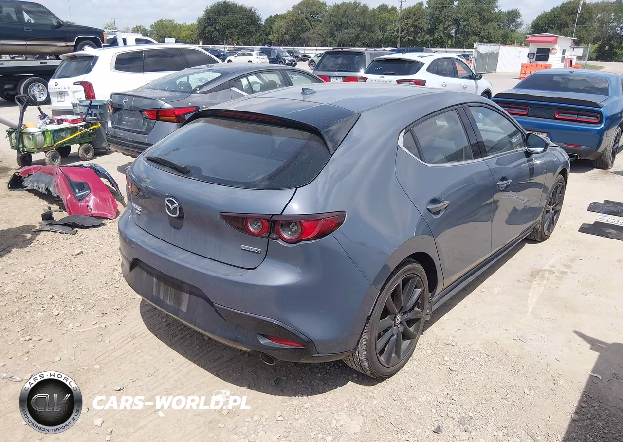 2020 Mazda Mazda3 Premium Package VIN:JM1BPBNM4L1156973 - 4
