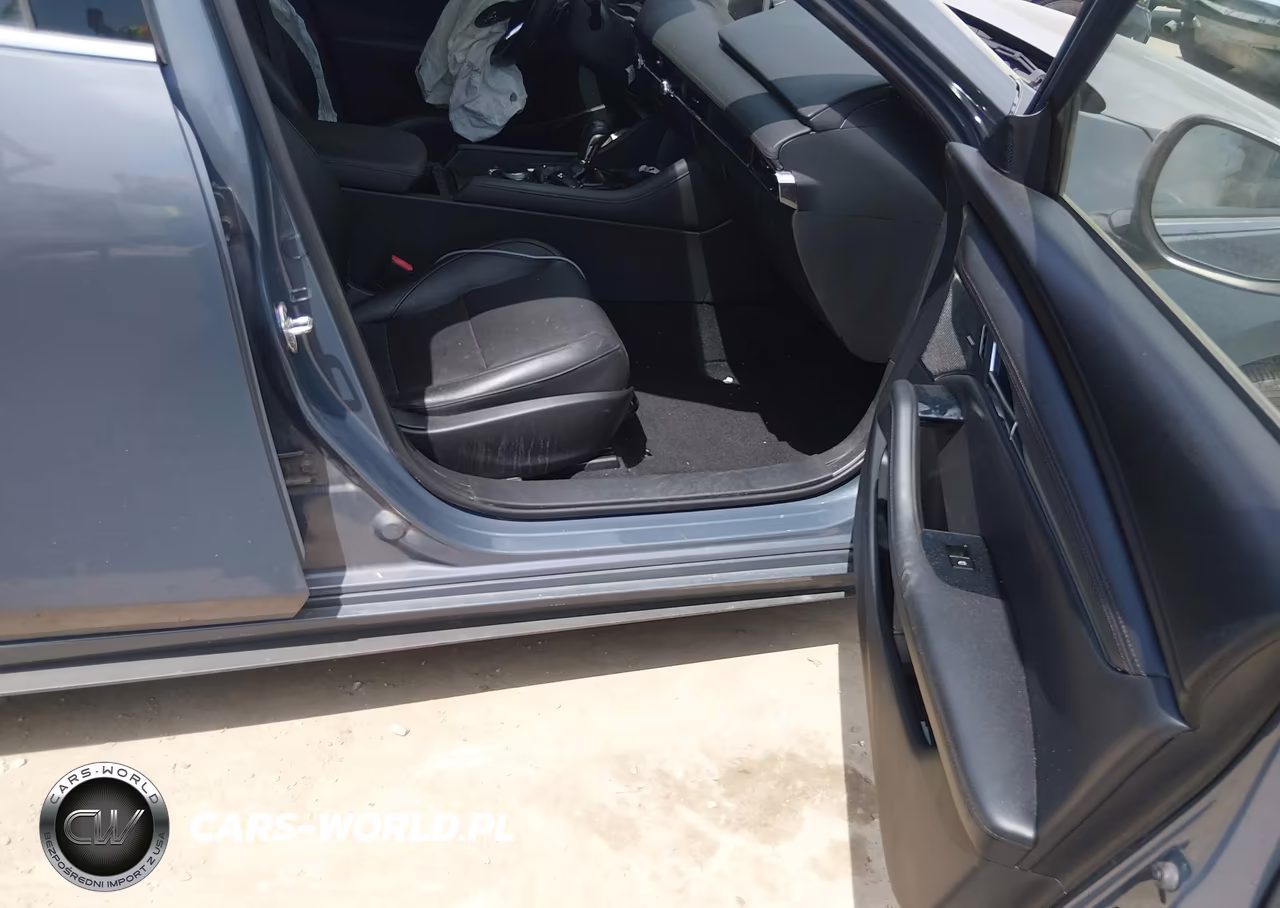 2020 Mazda Mazda3 Premium Package VIN:JM1BPBNM4L1156973 - 5