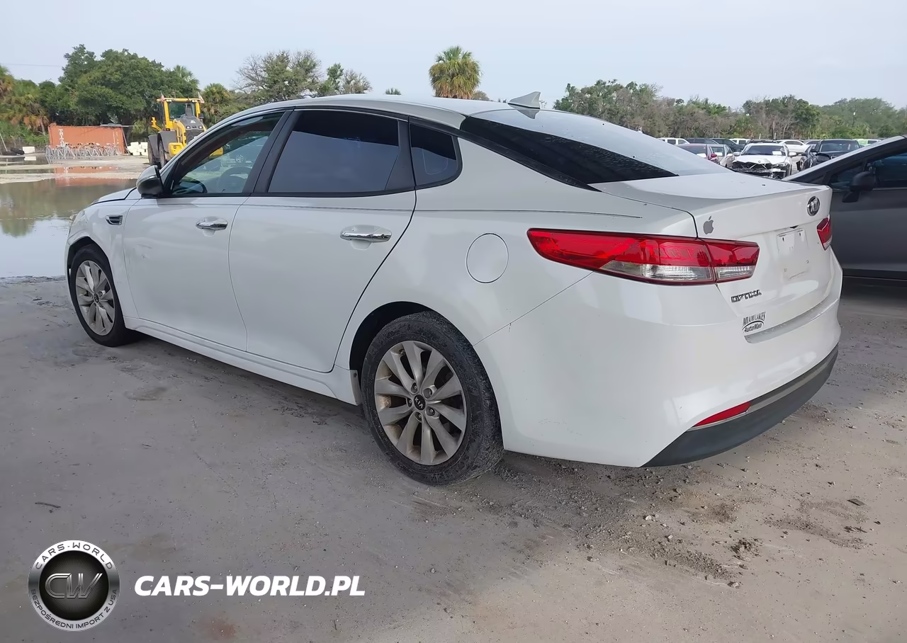 2017 Kia Optima Lx VIN:5XXGT4L30HG133631 - 3