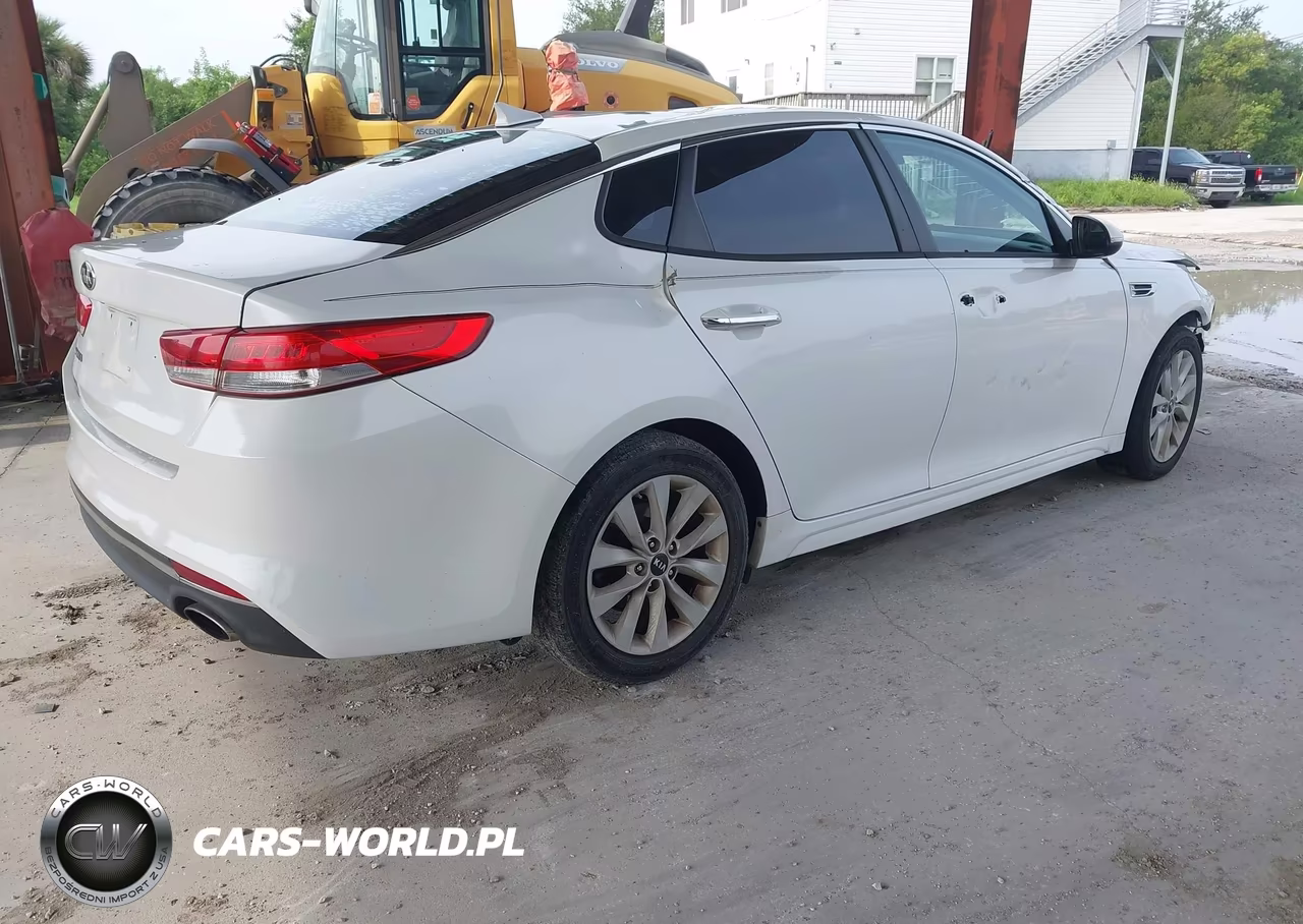 2017 Kia Optima Lx VIN:5XXGT4L30HG133631 - 4