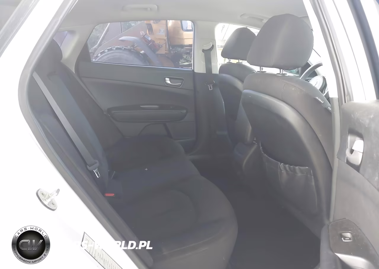 2017 Kia Optima Lx VIN:5XXGT4L30HG133631 - 8
