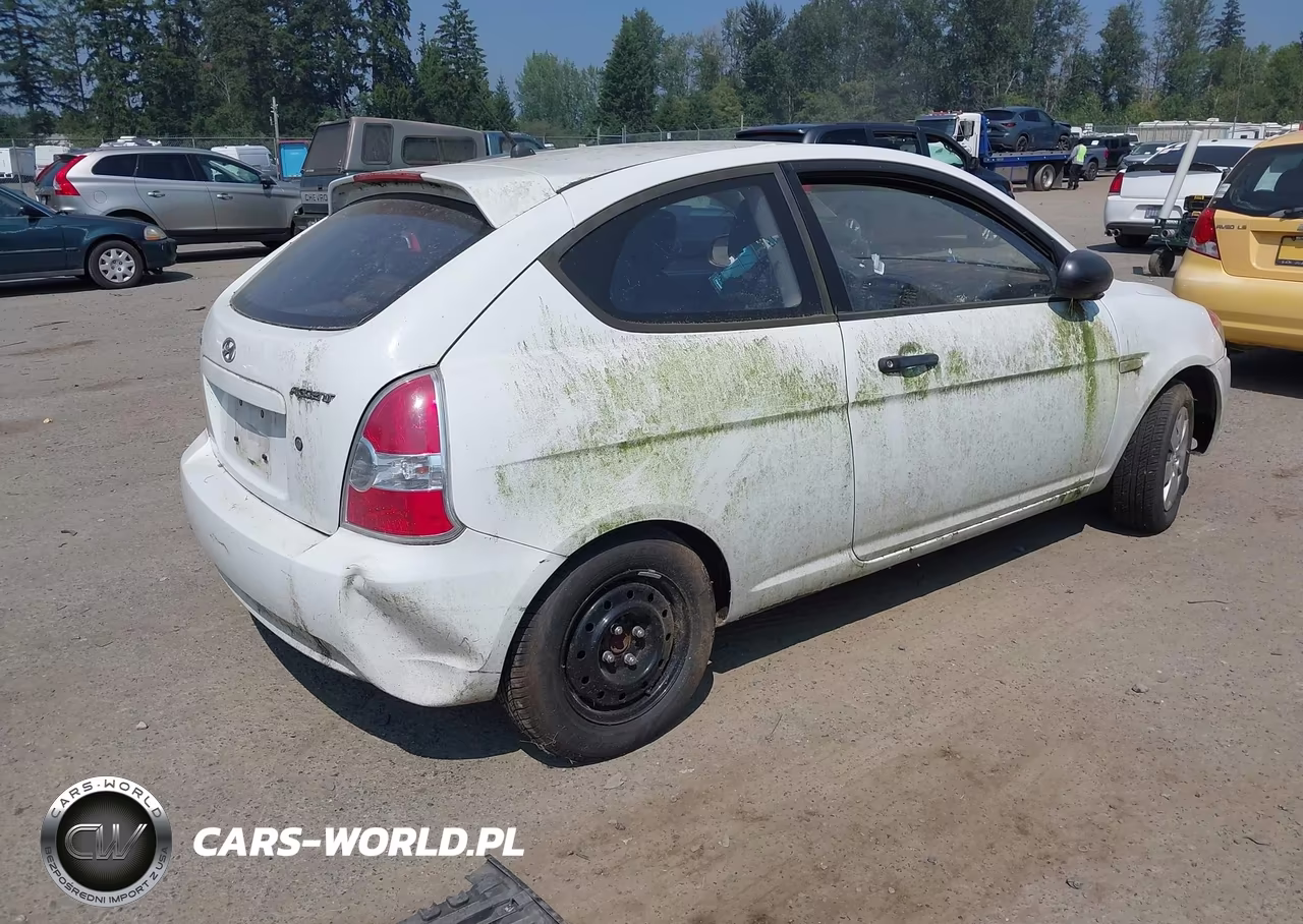 2011 Hyundai Accent Gl VIN:KMHCM3AC6BU194648 - 4