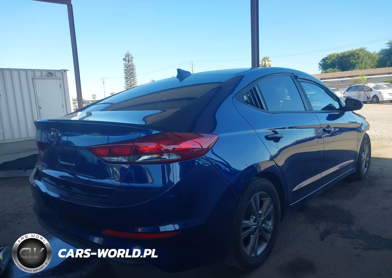 2017 Hyundai Elantra Se VIN:5NPD84LFXHH073943 - 4