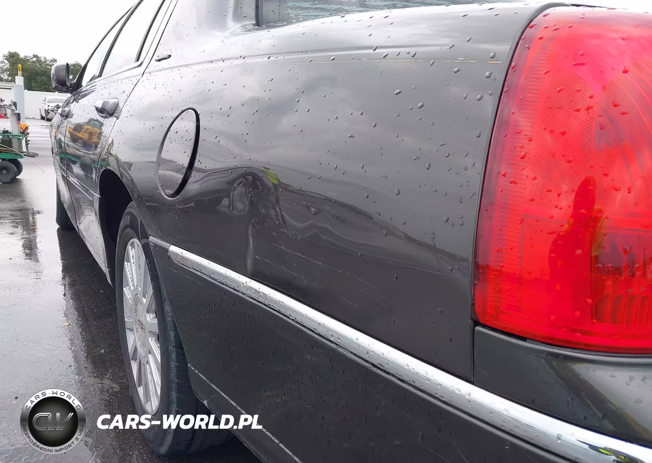 2005 Lincoln Town Car Signature VIN:1LNHM81W05Y608615 - 12