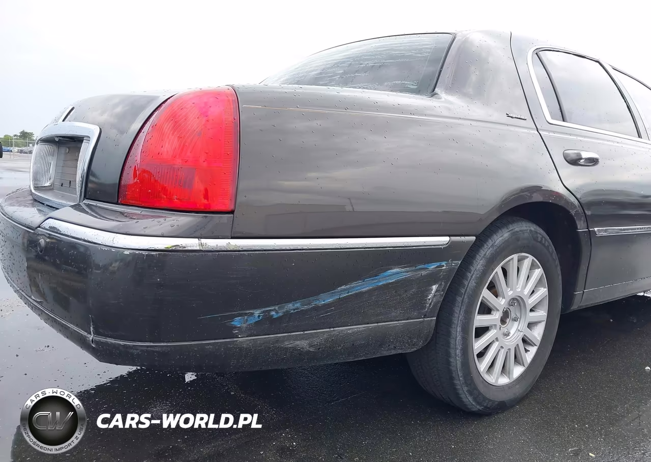 2005 Lincoln Town Car Signature VIN:1LNHM81W05Y608615 - 6