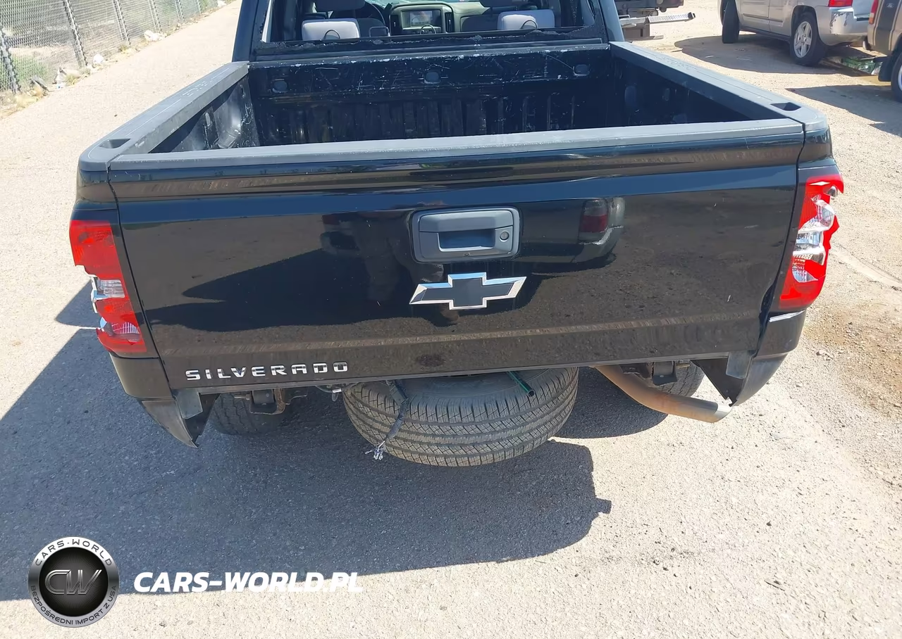 2018 Chevrolet Silverado 1500 Custom VIN:3GCPCPECXJG386635 - 16