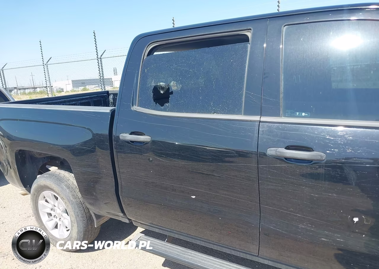2018 Chevrolet Silverado 1500 Custom VIN:3GCPCPECXJG386635 - 19