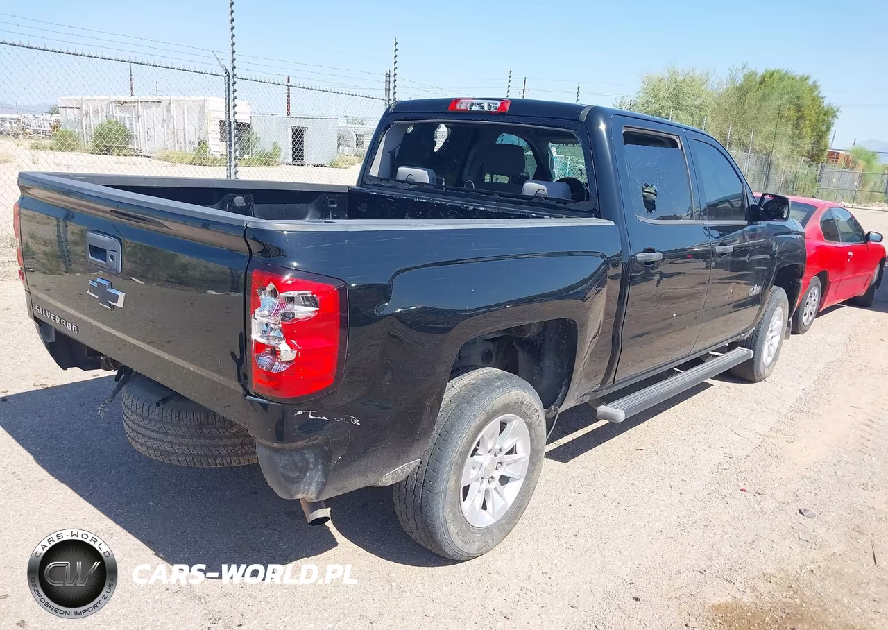 2018 Chevrolet Silverado 1500 Custom VIN:3GCPCPECXJG386635 - 4