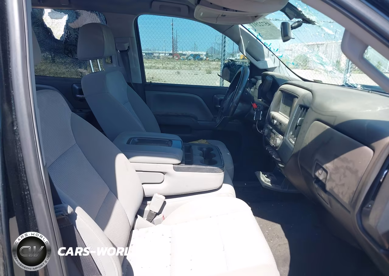 2018 Chevrolet Silverado 1500 Custom VIN:3GCPCPECXJG386635 - 5