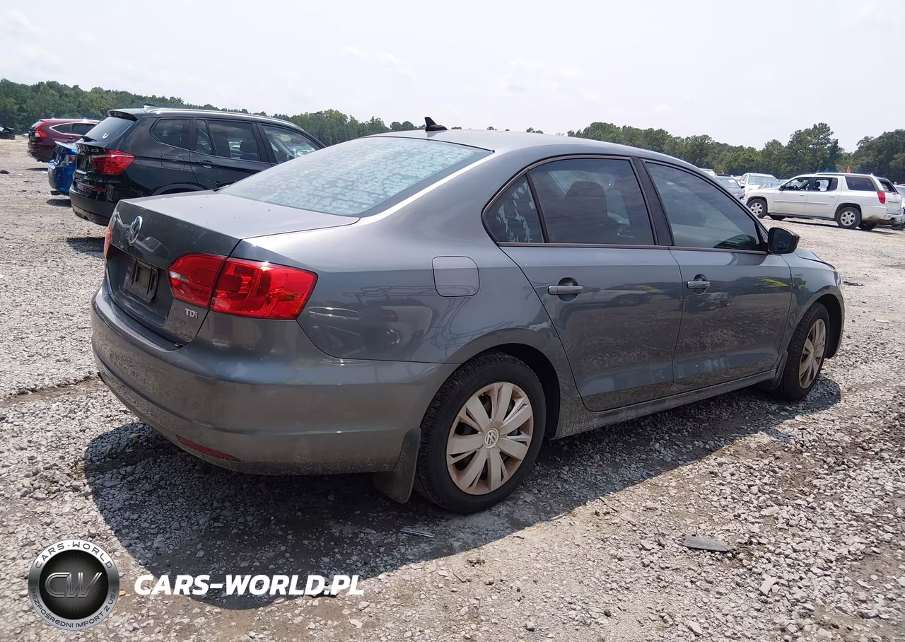 2014 Volkswagen Jetta 2.0L Tdi Value Edition VIN:3VWLL7AJ9EM322397 - 4