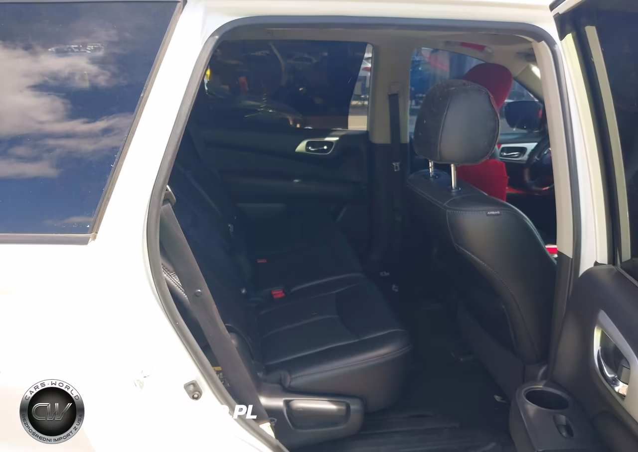 2017 Nissan Pathfinder Platinum VIN:5N1DR2MNXHC637055 - 8