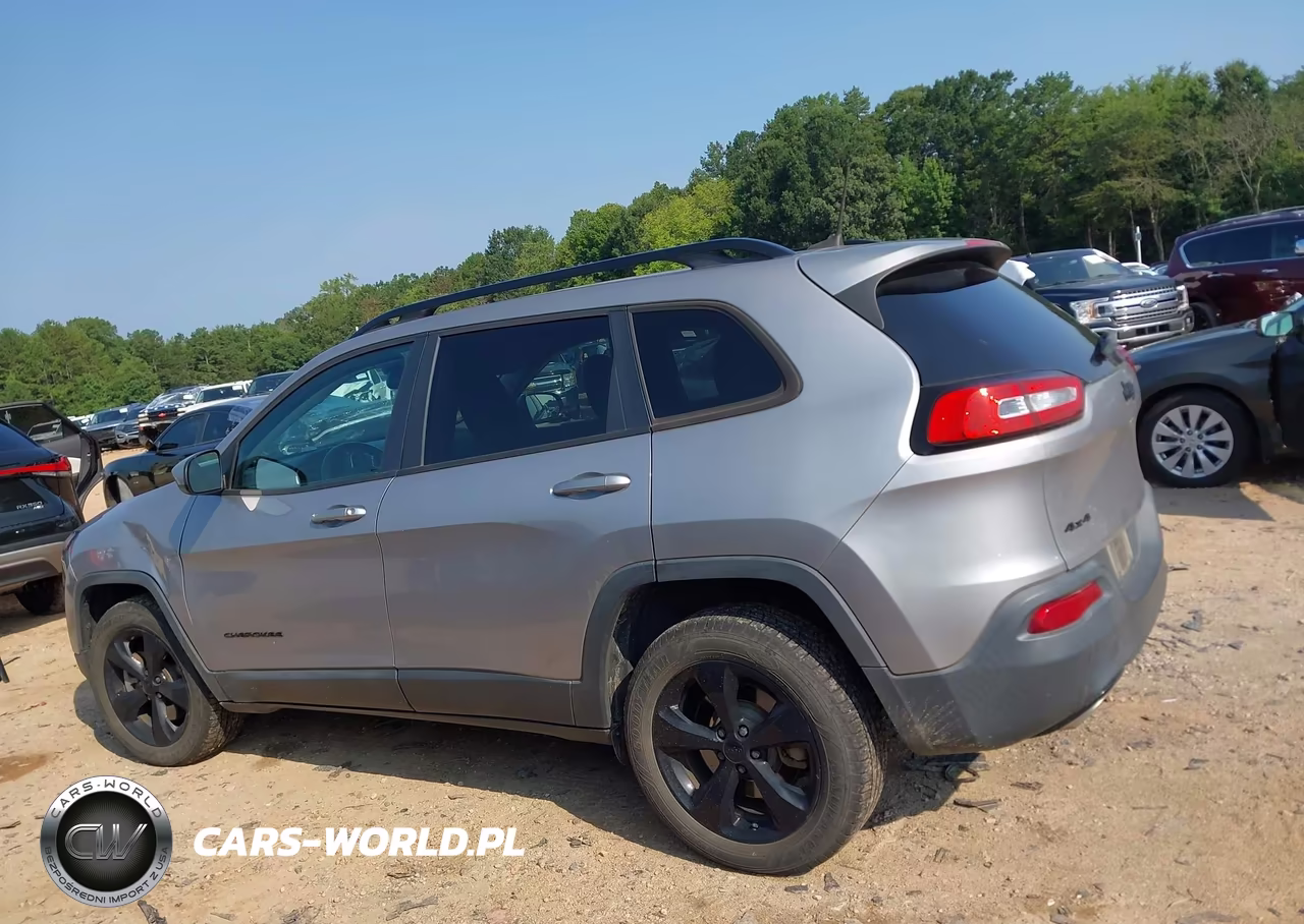 2018 Jeep Cherokee Latitude 4X4 VIN:1C4PJMCXXJD507610 - 14