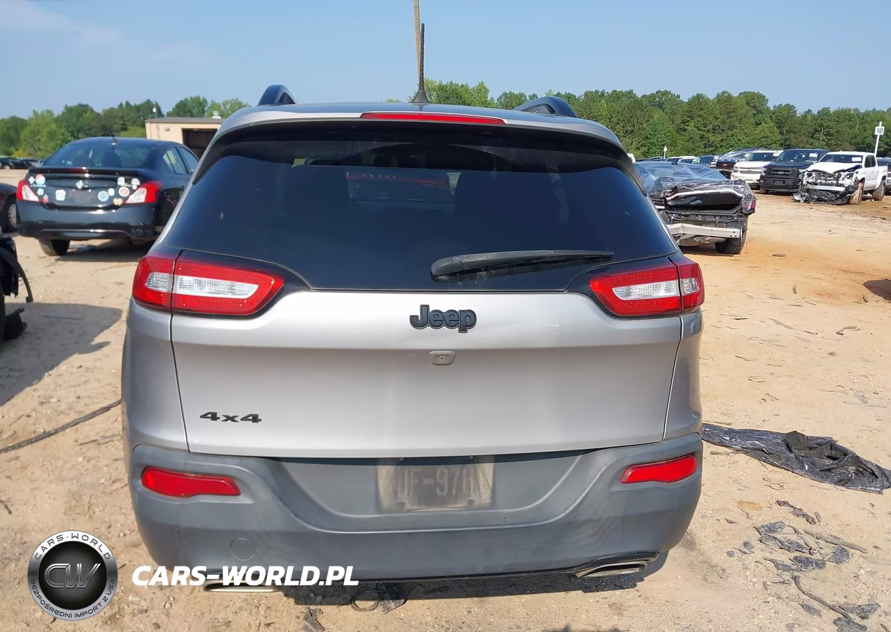 2018 Jeep Cherokee Latitude 4X4 VIN:1C4PJMCXXJD507610 - 16