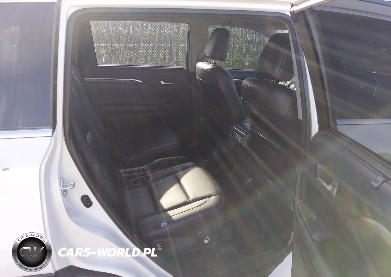 2018 Toyota Highlander Limited Platinum VIN:5TDDZRFH3JS880375 - 8