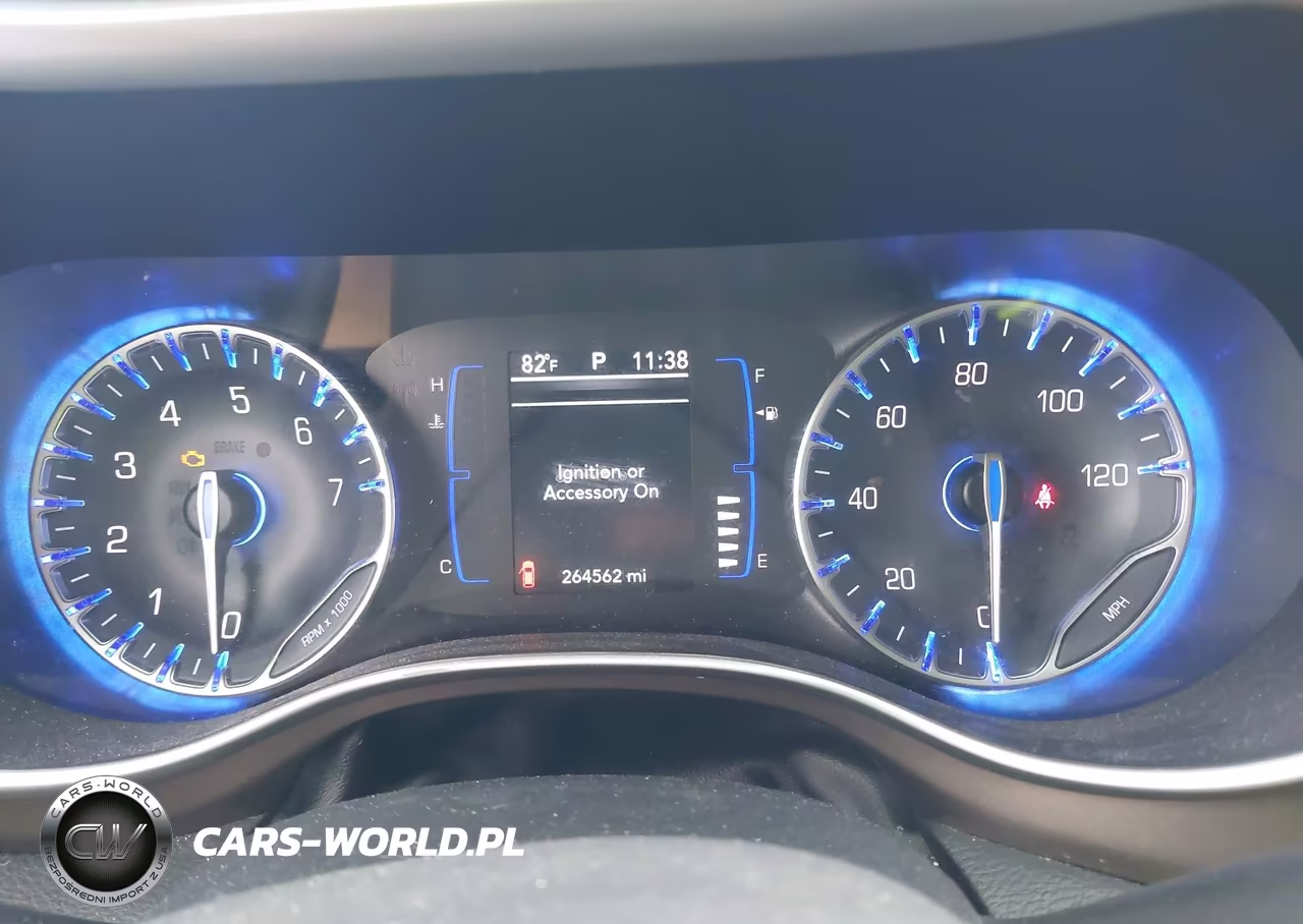 2018 Chrysler Pacifica L VIN:2C4RC1AGXJR355877 - 7
