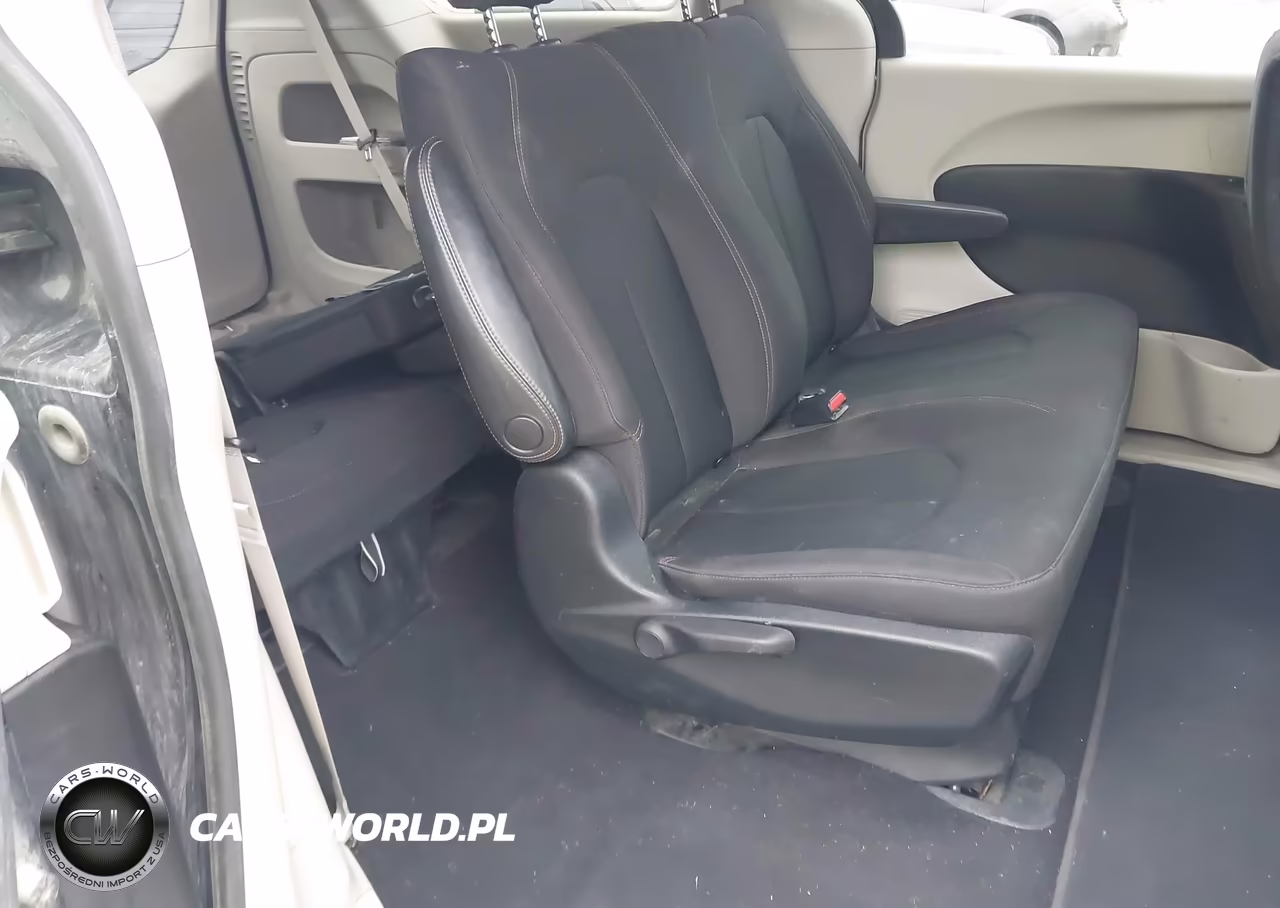 2018 Chrysler Pacifica L VIN:2C4RC1AGXJR355877 - 8