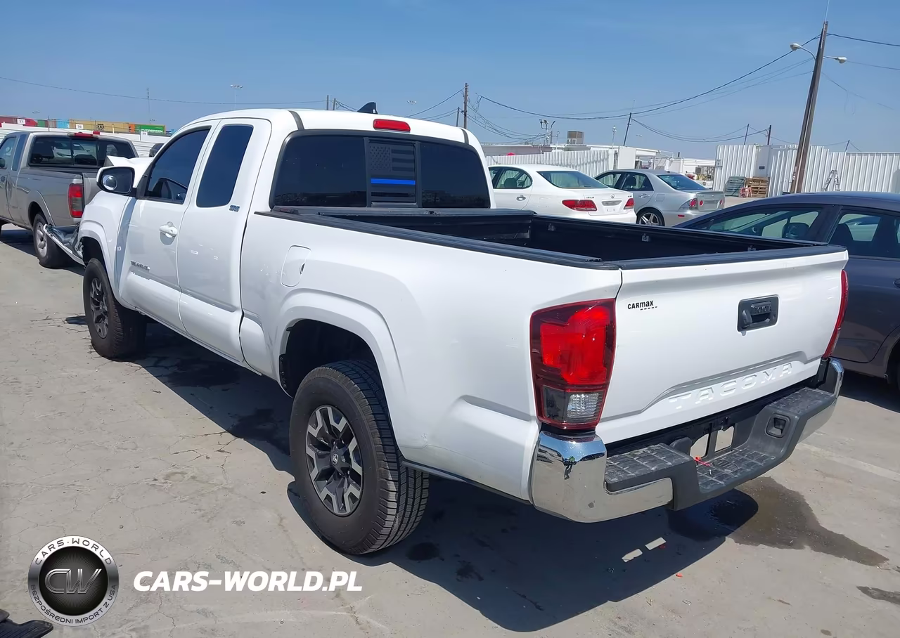 2018 Toyota Tacoma Sr5 VIN:5TFRX5GN5JX124016 - 3