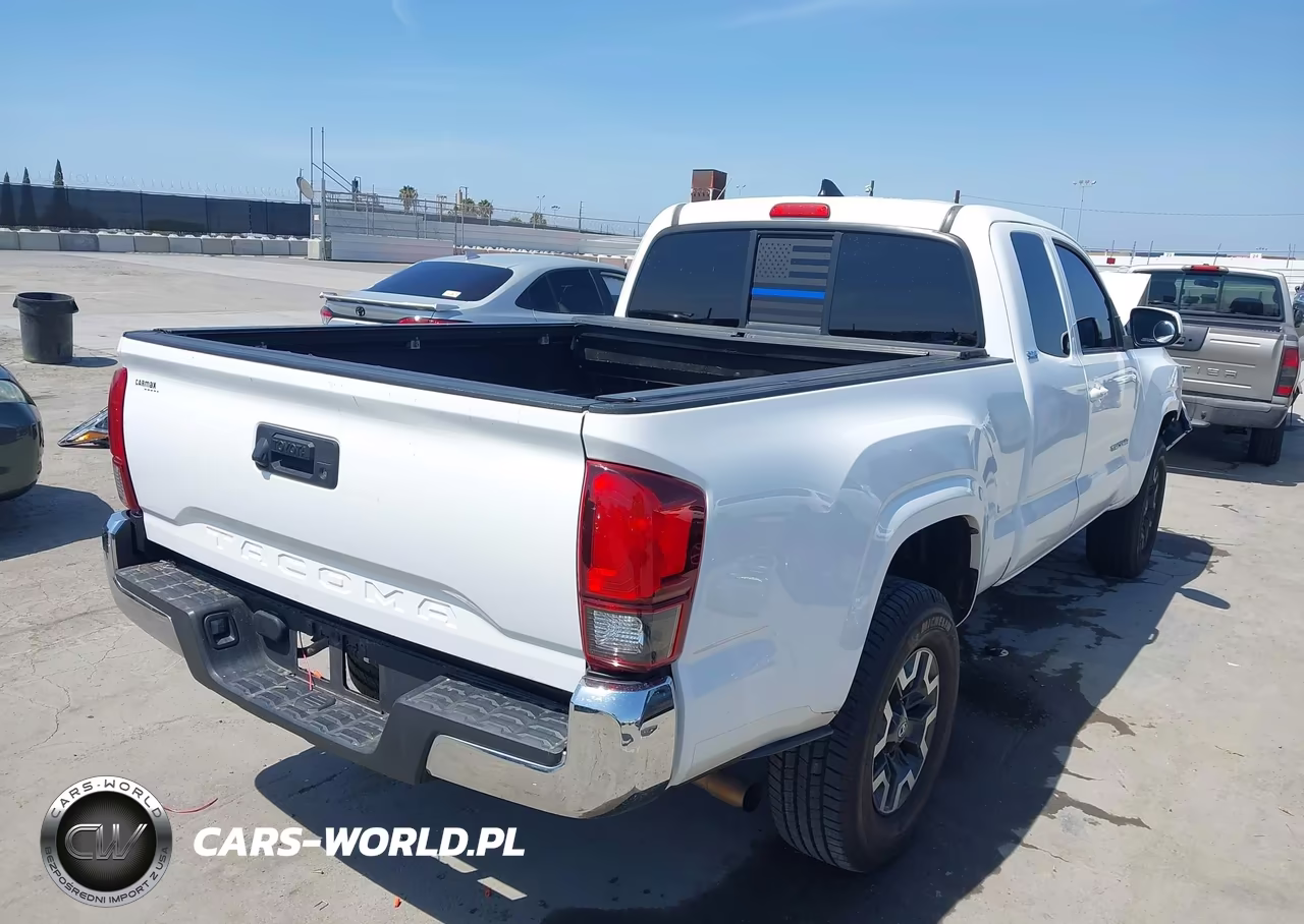 2018 Toyota Tacoma Sr5 VIN:5TFRX5GN5JX124016 - 4