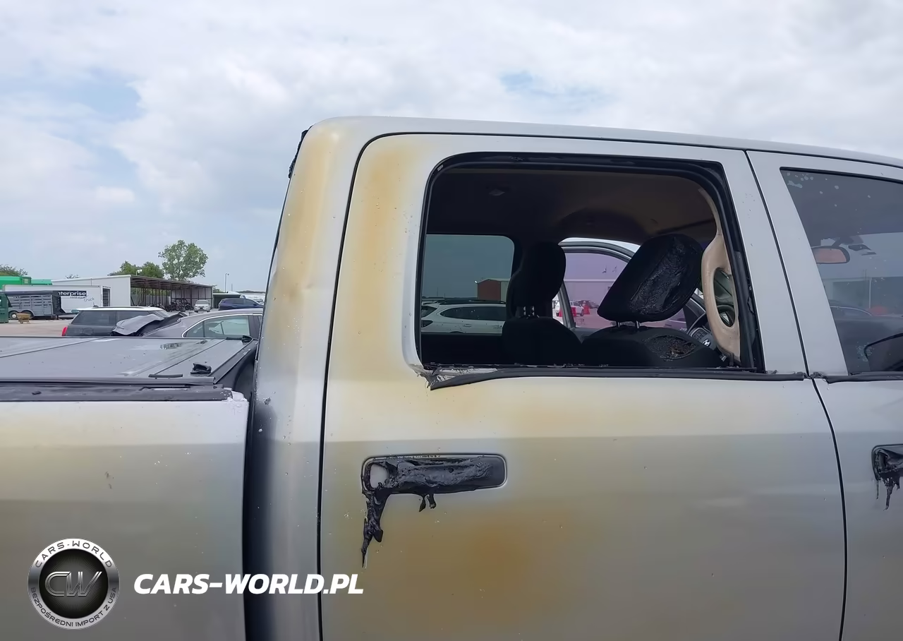 2020 Ram 2500 Tradesman 4X4 6'4 Box VIN:3C6UR5CL4LG282497 - 13