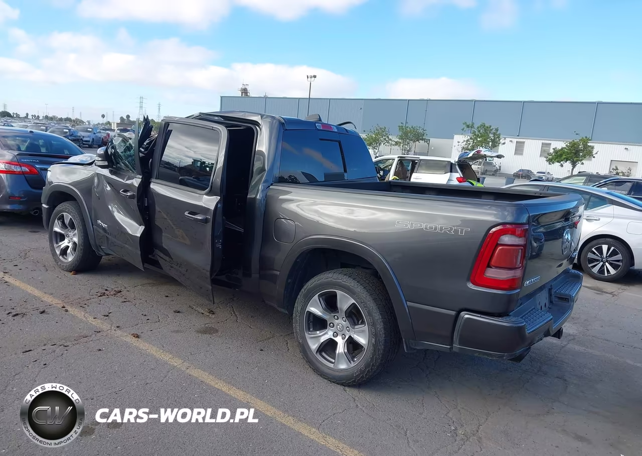 2019 Ram 1500 Laramie VIN:1C6SRFJTXKN925540 - 3