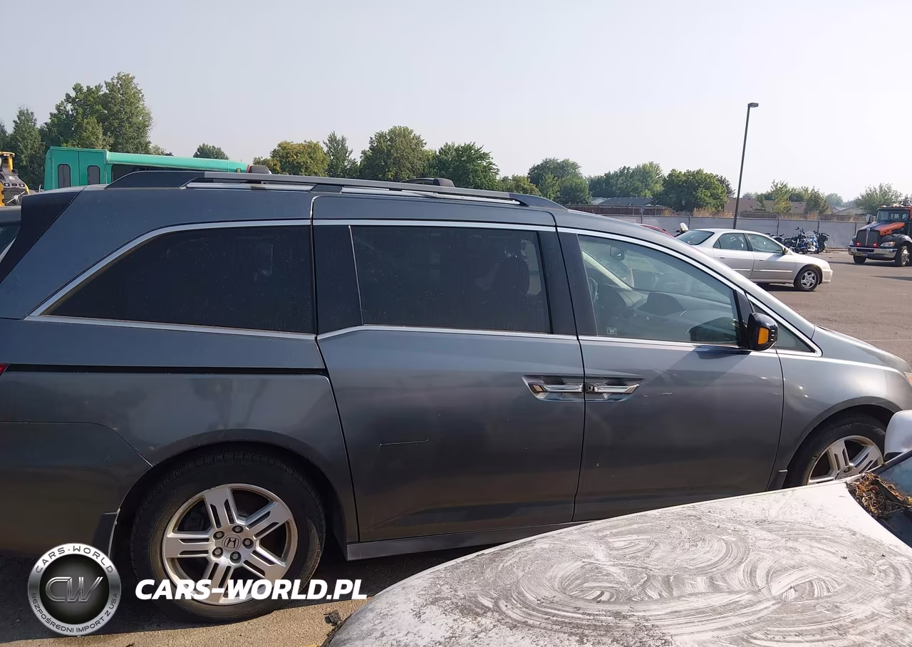 2011 Honda Odyssey Touring-Touring Elite VIN:5FNRL5H95BB036317 - 12