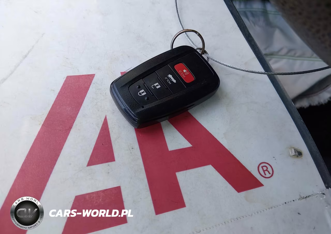 2021 Toyota Camry Le Hybrid VIN:4T1C31AK1MU548240 - 11