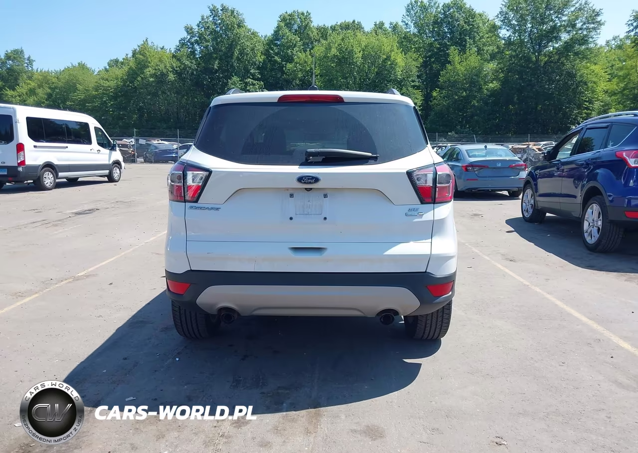 2018 Ford Escape Se VIN:1FMCU9GD9JUA10904 - 16