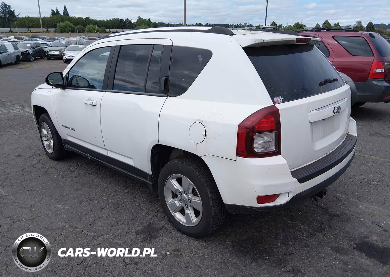 2014 Jeep Compass Sport VIN:1C4NJCBA3ED832569 - 3