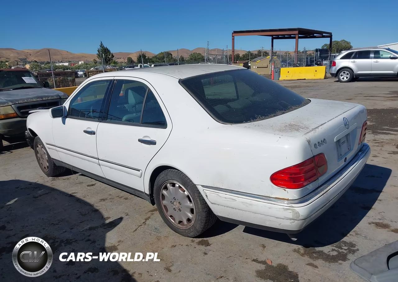 1998 Mercedes-Benz E 320 VIN:WDBJF65F6WA657129 - 3