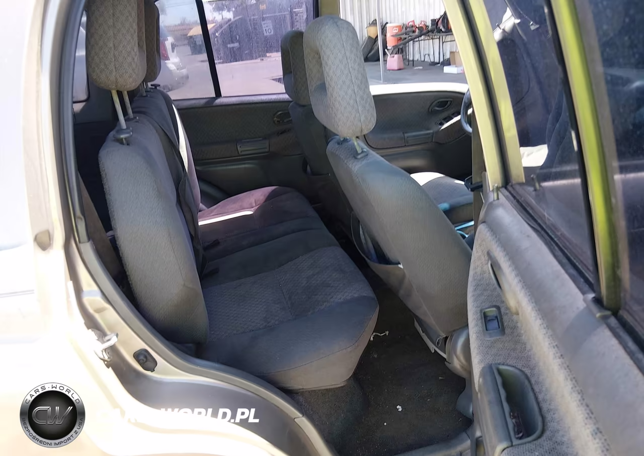 2002 Chevrolet Tracker Hard Top Base VIN:2CNBE13C626942162 - 8