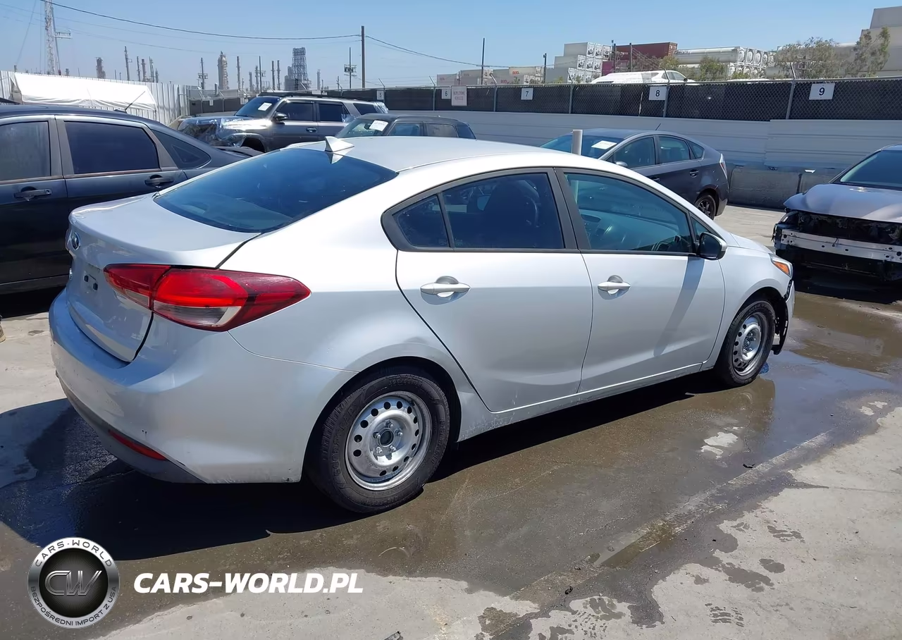 2017 Kia Forte Lx VIN:3KPFK4A76HE057538 - 4