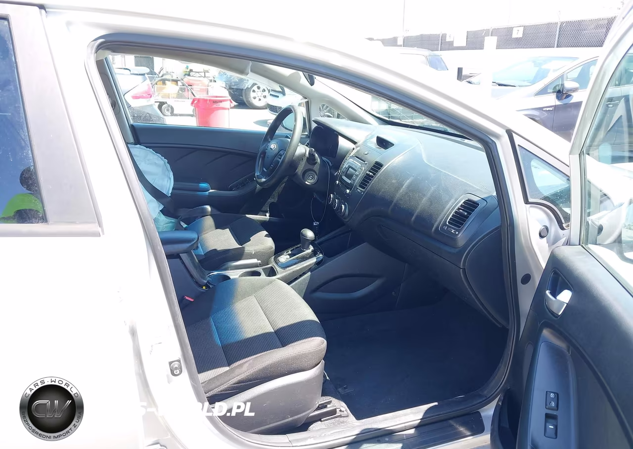 2017 Kia Forte Lx VIN:3KPFK4A76HE057538 - 5