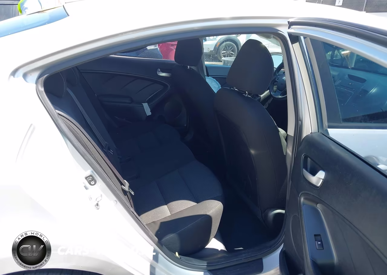 2017 Kia Forte Lx VIN:3KPFK4A76HE057538 - 8