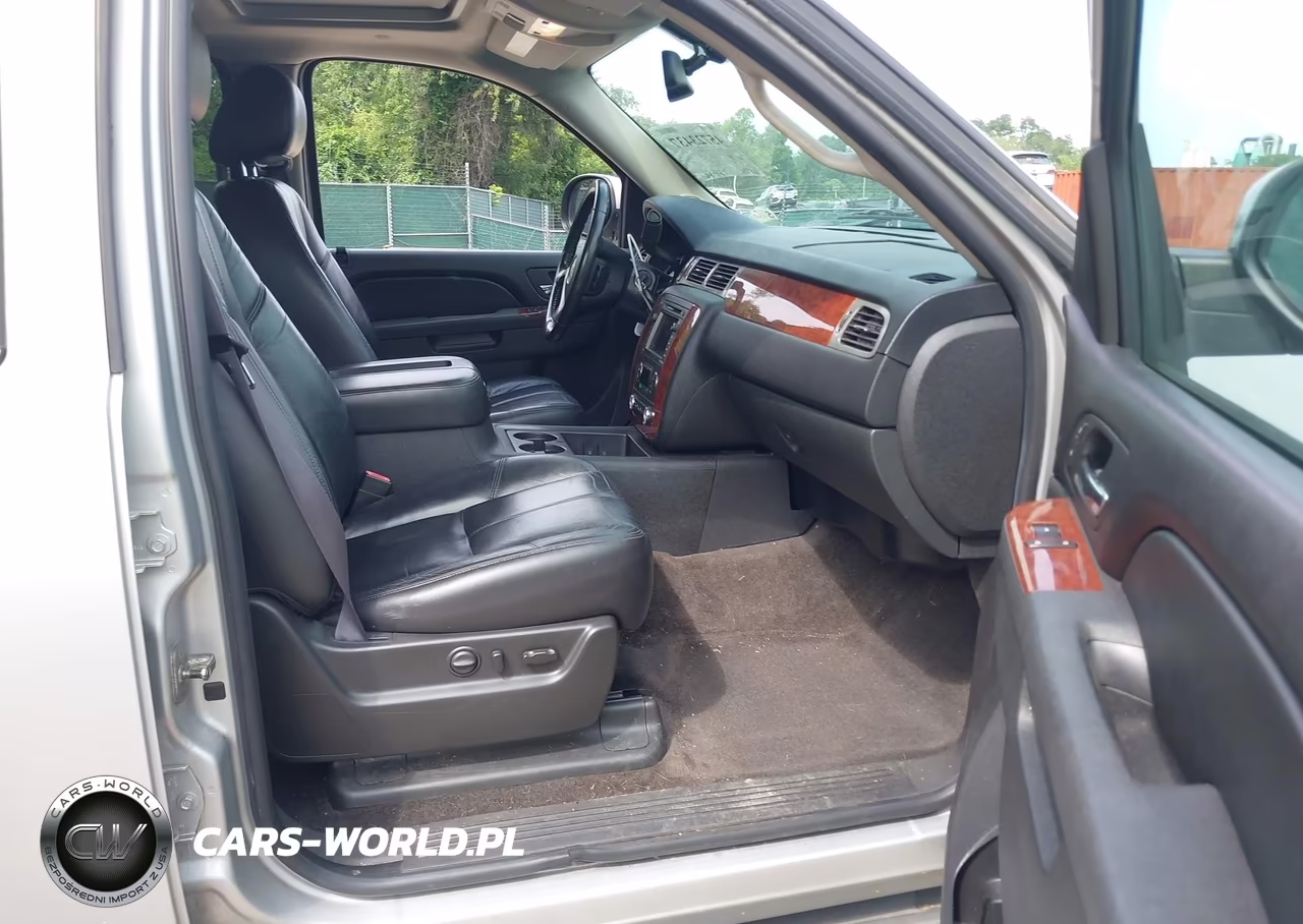 2011 Chevrolet Suburban Lt VIN:1GNSKJE37BR221158 - 5